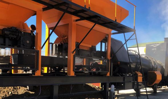 Belloni sigue inaugurando: Nueva planta de asfalto para El Calafate