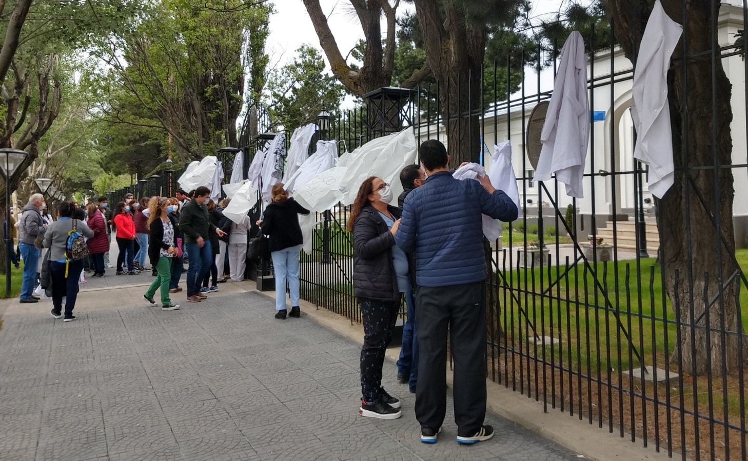 Médicos del Hospital se movilizaron hasta casa de Gobierno