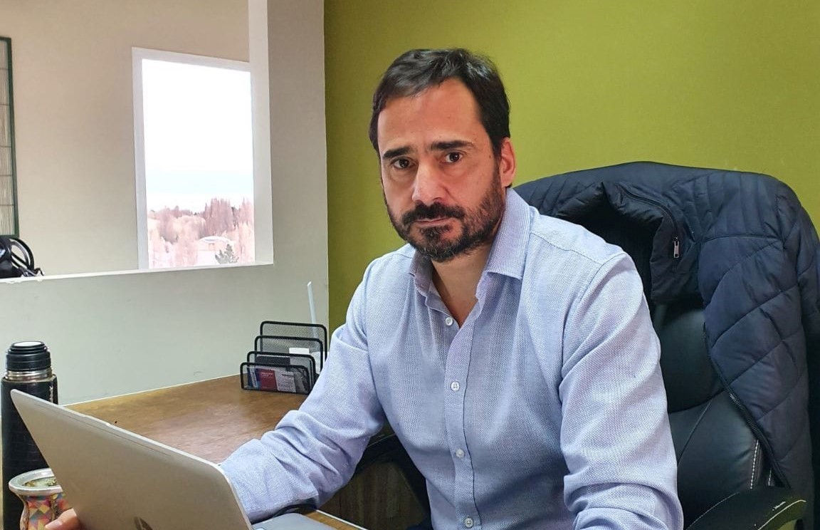 Calafate: Simunovic «El Gobierno no comprende como funciona el turismo en el Calafate”
