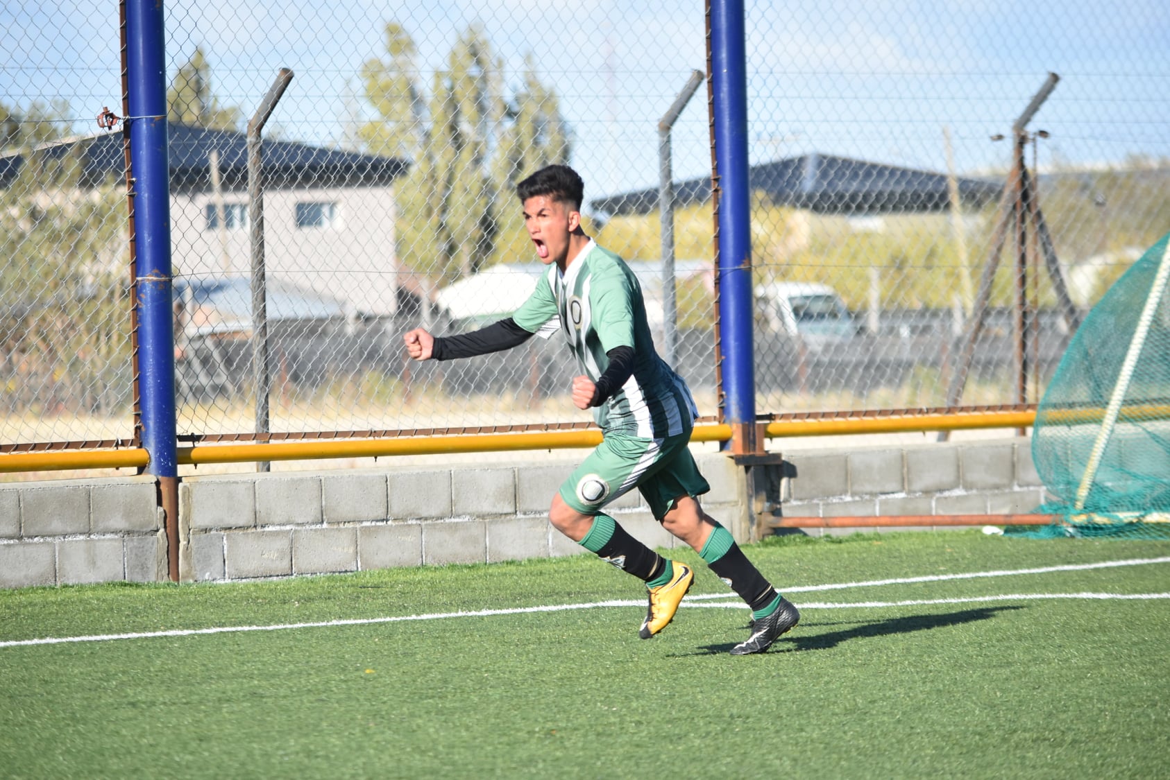 Futbol local: Boxing rescato un empate