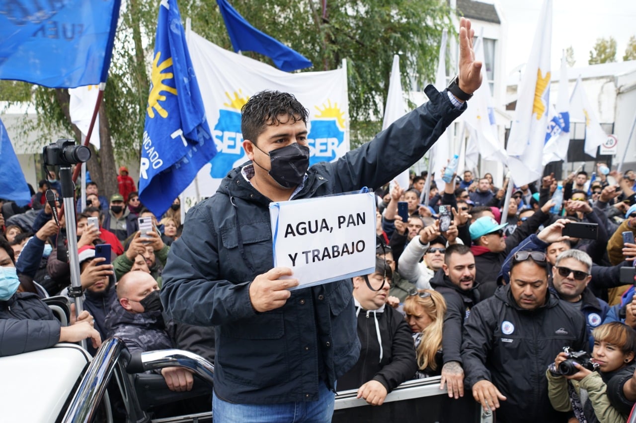 SER Unidos se manifestó en casa de Gobierno de Santa Cruz, y entrego un petitorio