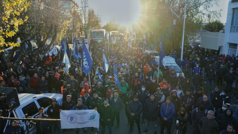 Luxen : «No queremos más ministros pecho frío que no defiendan a los trabajadores»
