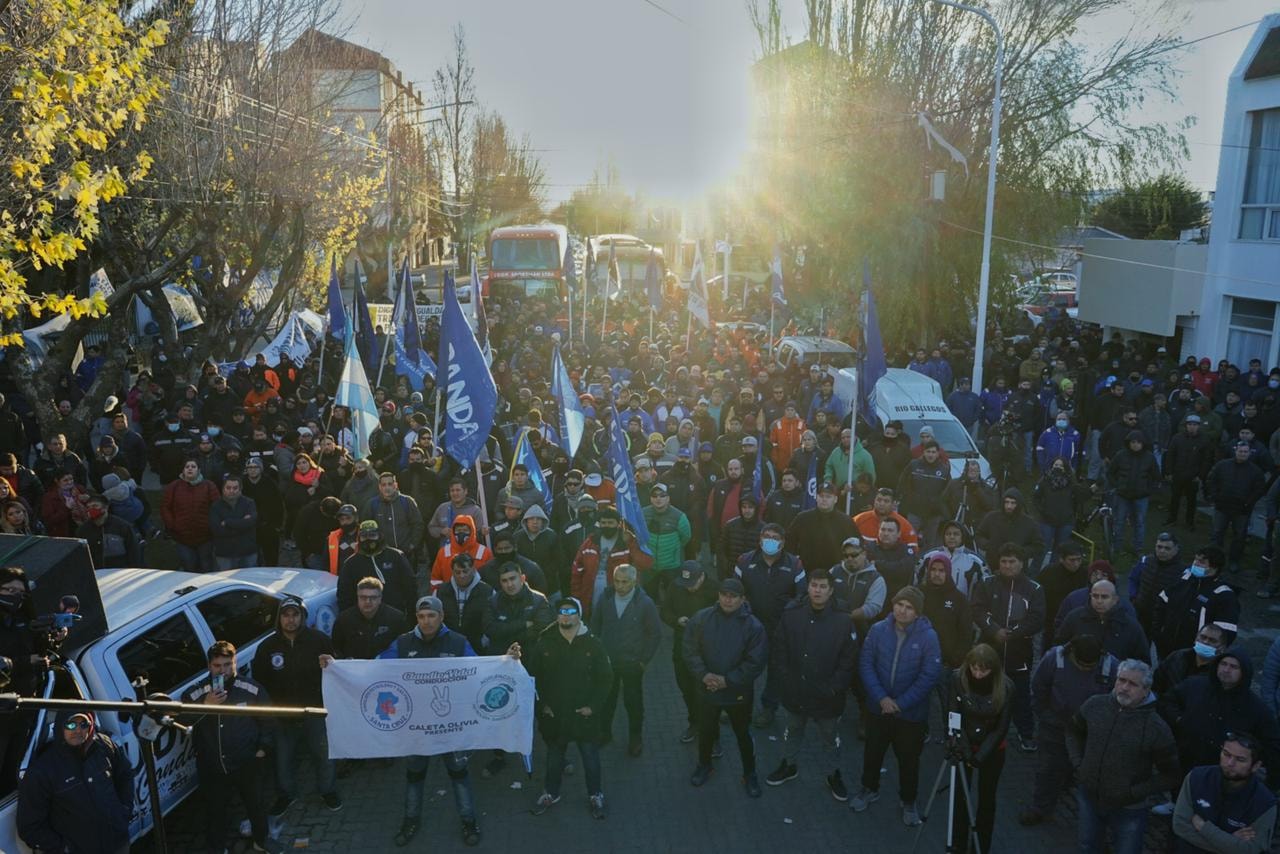 Luxen : «No queremos más ministros pecho frío que no defiendan a los trabajadores»