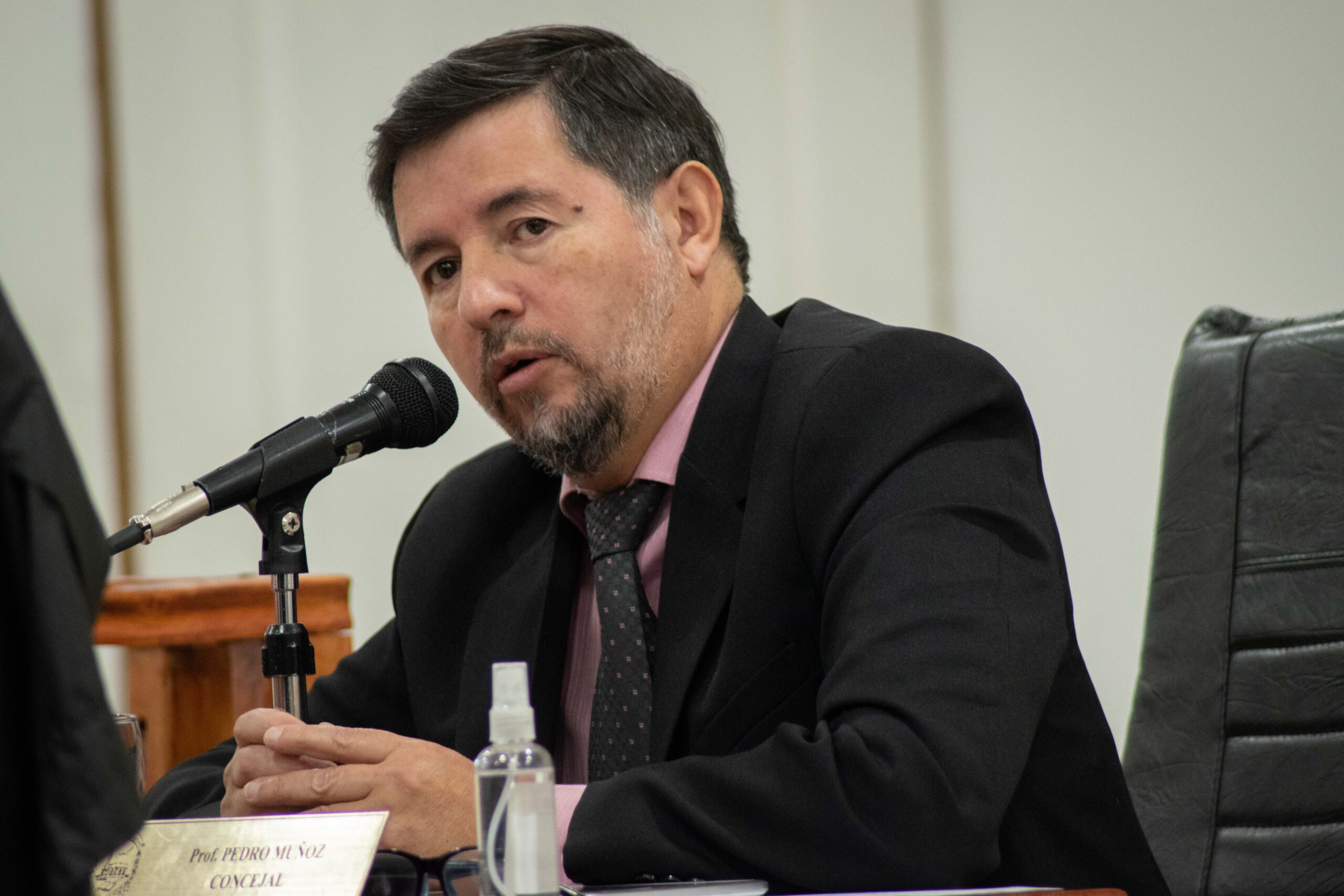 Pedro Muñoz solicitará informe sobre licitaciones y adjudicaciones de obra pública en Río Gallegos