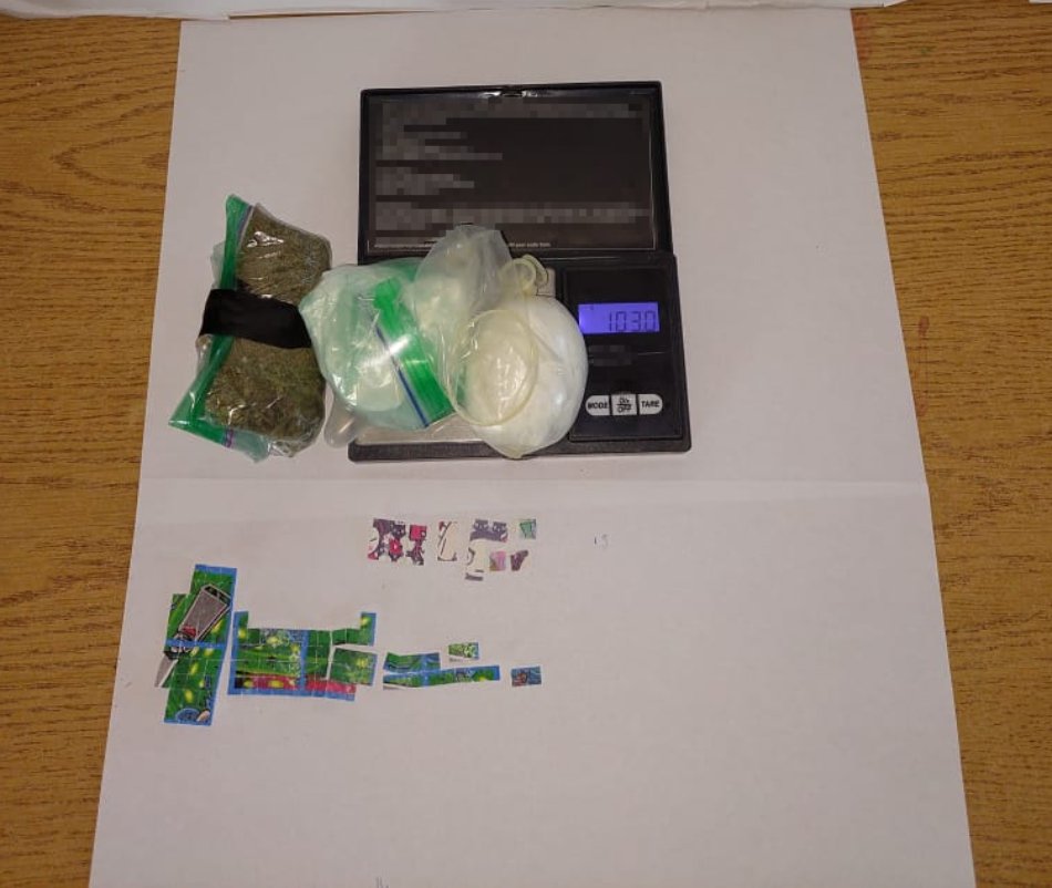Puerto Deseado: Detienen en Sierra Grande a un Hombre que viajaba a Deseado y llevaba Cocaina, Marihuana y Lsd