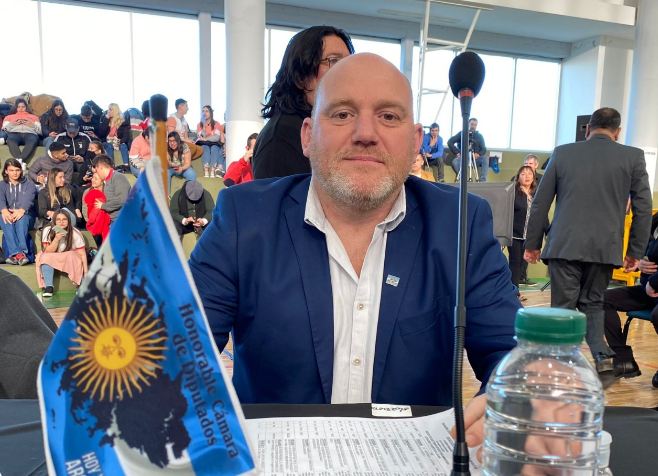 Elorrieta: «Hay Diputados vagos que no quieren trabajar».