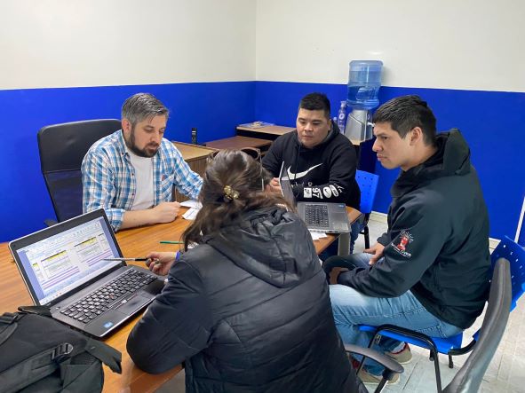 𝗣𝗲𝘁𝗿𝗼𝗹𝗲𝗿𝗼𝘀 𝗣𝗿𝗶𝘃𝗮𝗱𝗼𝘀 𝗹𝗼𝗴𝗿𝗮 𝗲𝗹 𝗽𝗮𝗴𝗼 𝗿𝗲𝘁𝗿𝗼𝗮𝗰𝘁𝗶𝘃𝗼 𝗮 𝘁𝗿𝗮𝗯𝗮𝗷𝗮𝗱𝗼𝗿𝗲𝘀 𝗱𝗲 𝗜𝗻𝘁𝗲𝗿𝗼𝗶𝗹.