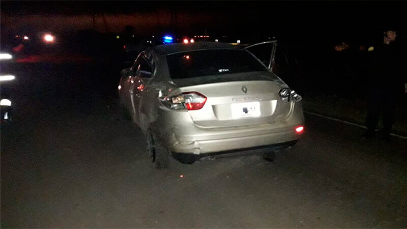Ebrio se torna violento con Inspectores de Transito