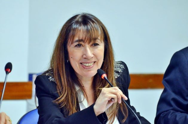 Roxana Reyes logro dictamen para una nueva Ley de capacitación sobre derechos de niñez