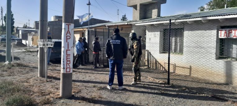 Amenazas con arma y allanamiento con las fuerzas especiales