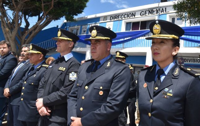 Caleta Olivia: Daniel Quiroga y Elcira Calderón asumieron la Jefatura de la Dirección Regional Zona Norte de la Policía