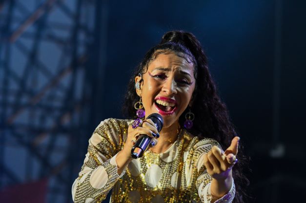 La Delio Valdez hizo bailar al público que celebra los 137 años de la ciudad