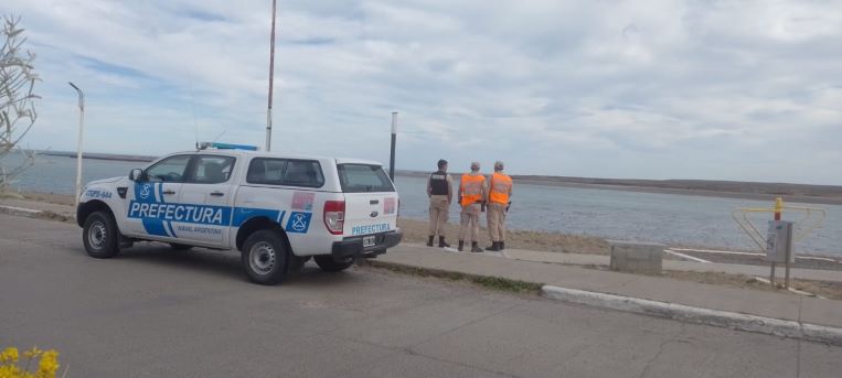 Puerto Deseado: Rescatan a un hombre que se ahogaba