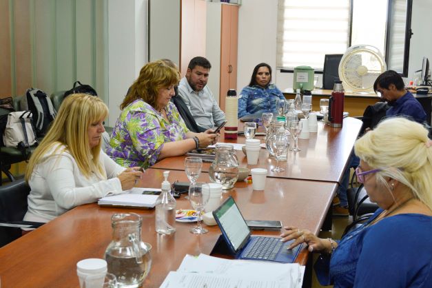 El Gobierno abrió las negociaciones salariales con una nueva oferta para la Administración Central
