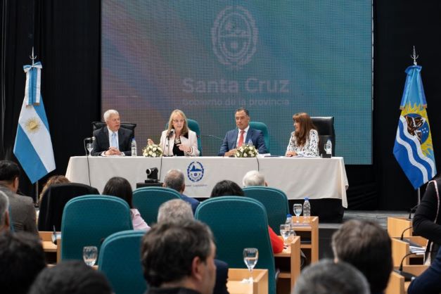 Sesión Inaugural con discurso de la Gobernadora Alicia Kirchner