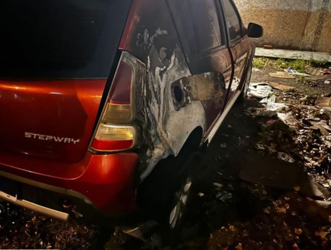 Incendio intencional en un vehiculo