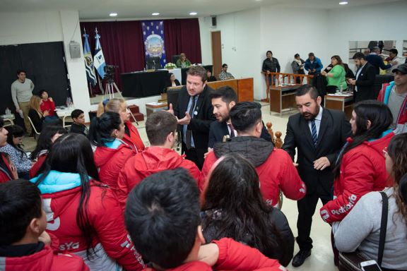 Concejo Deliberante: Reclamo de trabajadores de Pedidos Ya, por cobro de impuestos Municipales a su tarea ambulante