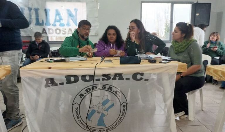 Continua el paro de actividades del Gremio Docente