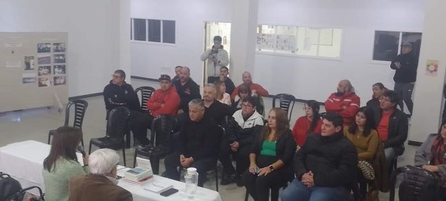 Puerto Deseado: Presentaron Libro La historia de la clase obrera en Santa Cruz