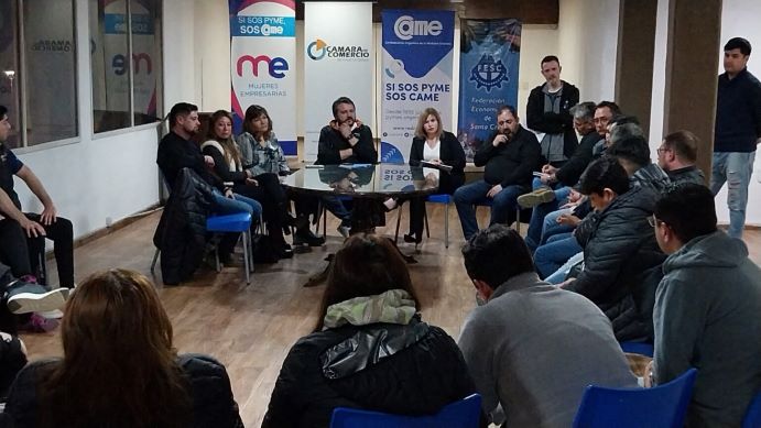 Pablo Carrizo se reunió con comerciantes de Caleta Olivia