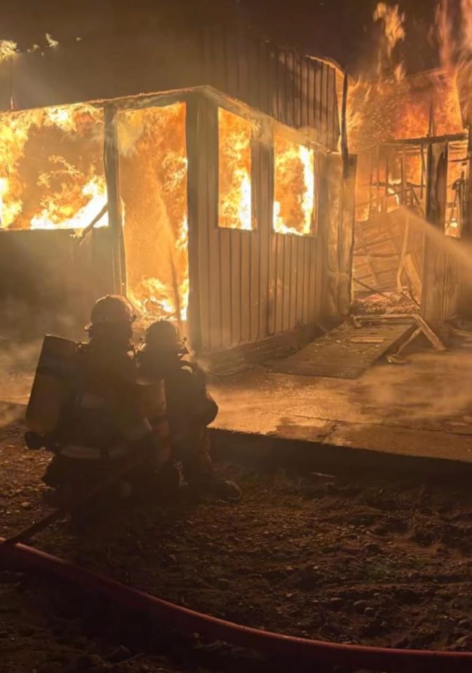 Incendio en depósito comercial de Caleta Olivia fue controlado por personal de Bomberos